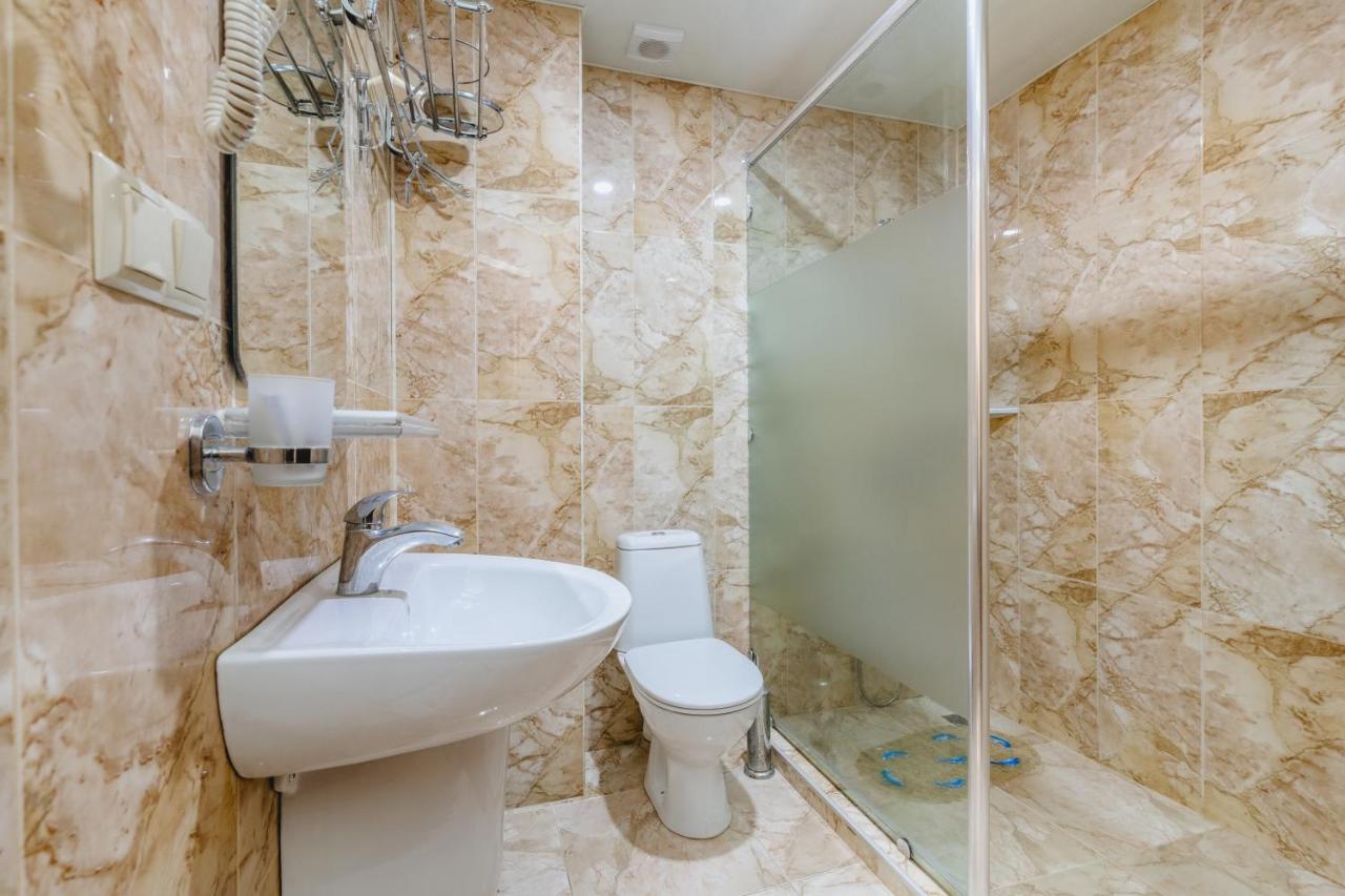 Hotel Chveni Ezo Кобулети Екстериор снимка